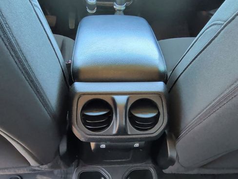 Used 2022 Jeep Wrangler Unlimited Willys image 34