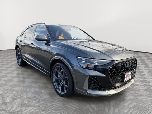 New 2026 Audi RS Q8 performance image 3