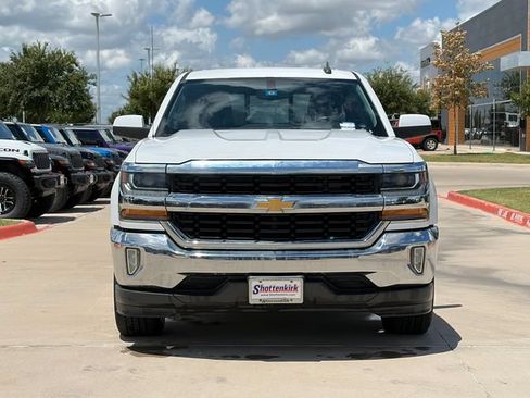 Used 2018 Chevrolet Silverado 1500 LT w/ Texas Edition RWD image 2