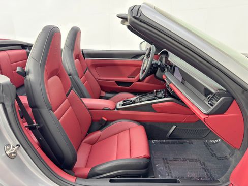 Used 2025 Porsche 911 Carrera RWD image 14