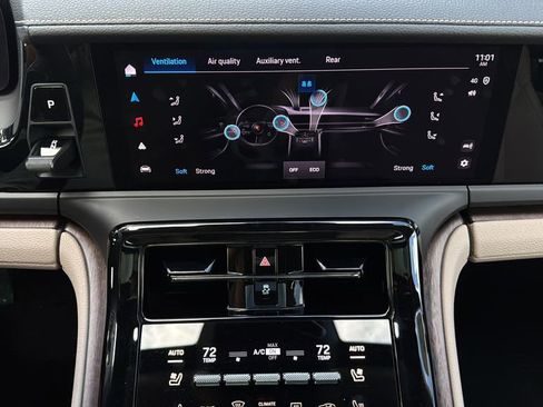Certified 2025 Porsche Panamera RWD image 14