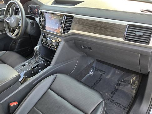 Certified 2022 Volkswagen Atlas SE image 19