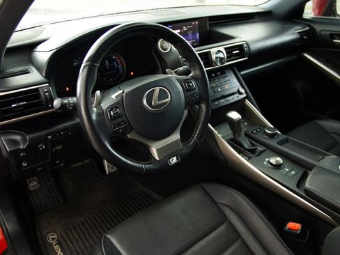 Used 2018 Lexus IS 300 F Sport w/ F Sport Package image 22
