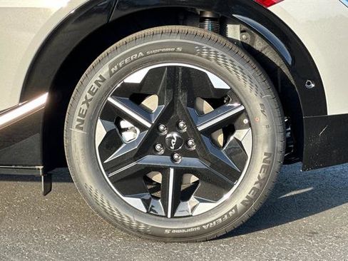 New 2025 Kia EV6 Wind image 33