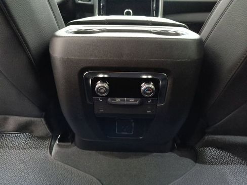 Used 2025 GMC Yukon XL Denali w/ Sun & Power Step Package image 25