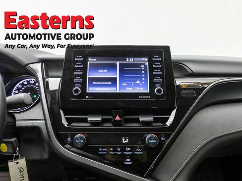 Used 2024 Toyota Camry SE image 12