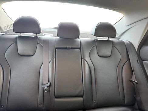 Used 2024 Hyundai Elantra Limited FWD image 14