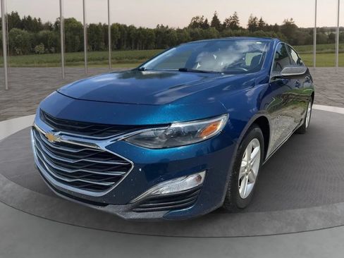 Used 2019 Chevrolet Malibu LS FWD image 1