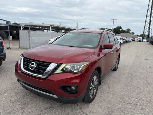 Used 2017 Nissan Pathfinder SL w/ SL Tech Package FWD image 2