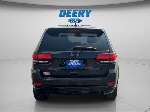 Used 2017 Jeep Grand Cherokee Altitude AWD/4WD image 5