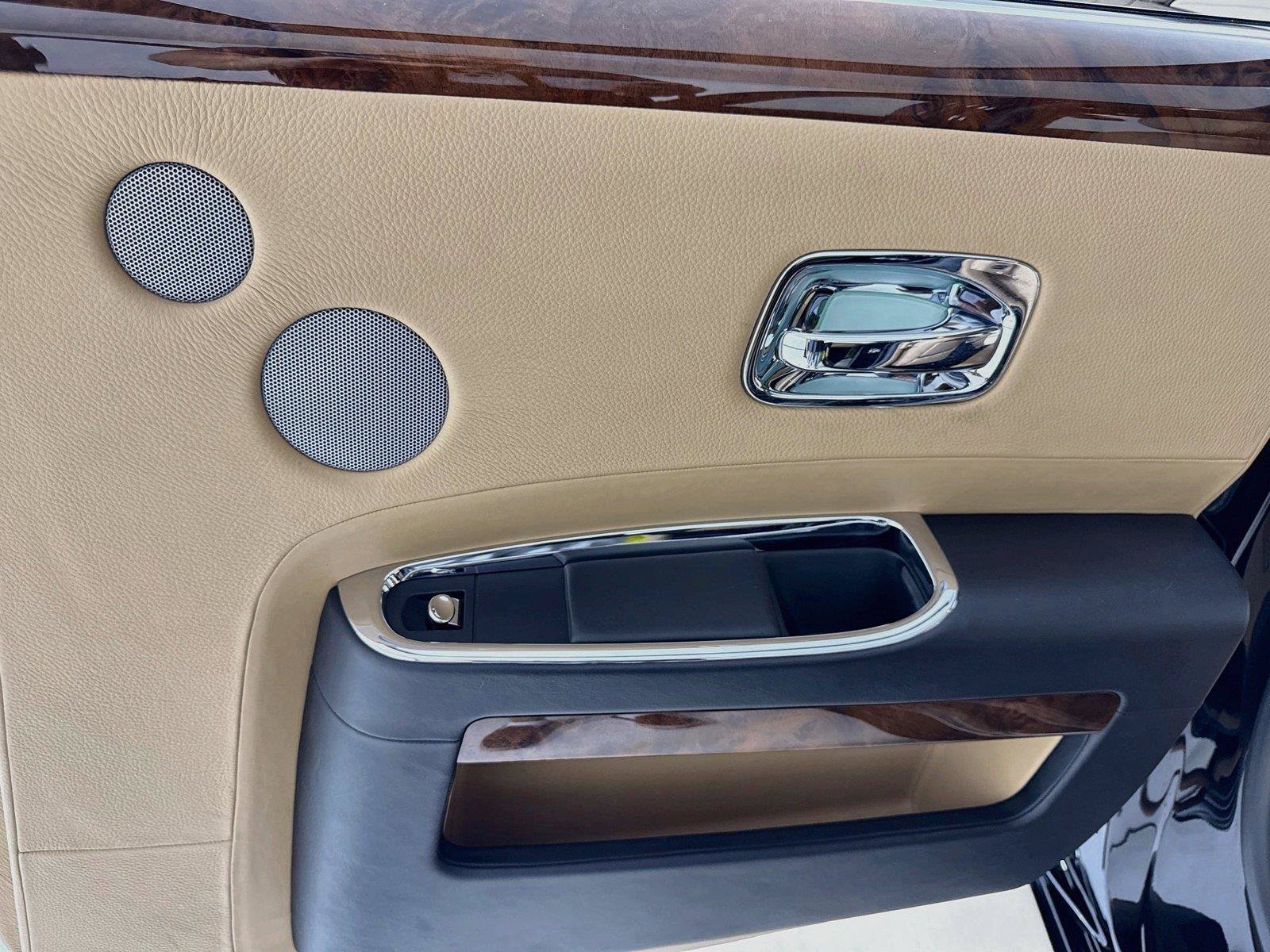 Used 2013 Rolls-Royce Ghost RWD image 32