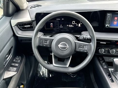 Used 2025 Nissan Kicks S FWD image 23