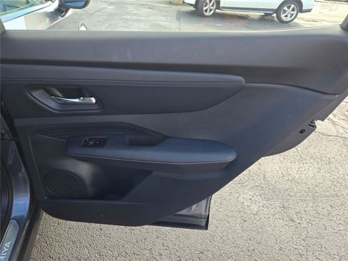 Used 2023 Nissan Ariya AWD image 9