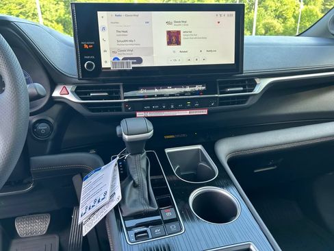 New 2026 Toyota Sienna XLE Woodland Edition AWD/4WD image 17