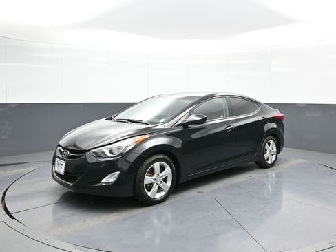 Used 2013 Hyundai Elantra GLS w/ Preferred Pkg image 10