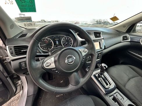 Used 2017 Nissan Sentra SR w/ Driver's Assist Package image 9