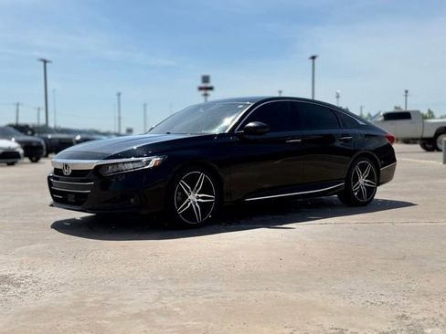 Used 2021 Honda Accord Touring image 3