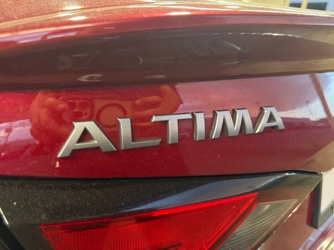 Used 2023 Nissan Altima 2.0 SR FWD image 29
