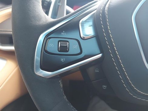 Used 2021 Chevrolet Corvette Stingray Premium Cpe w/ Z51 Performance Package image 27