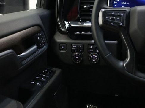 Used 2025 Chevrolet Silverado 3500 High Country w/ High Country Premium Package image 99