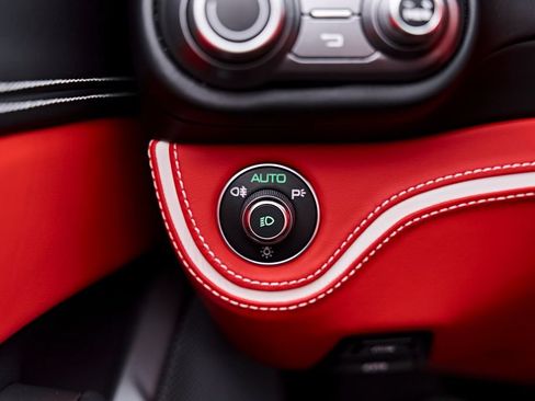 Used 2022 Ferrari Portofino M RWD image 74