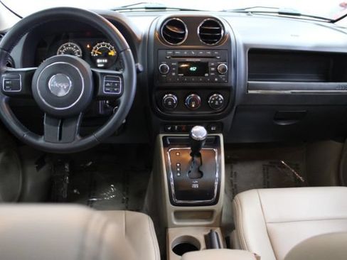 Used 2016 Jeep Patriot High Altitude FWD image 2