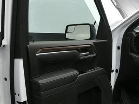 Used 2025 Chevrolet Silverado 1500 LT Trail Boss w/ Protection Package AWD/4WD image 16