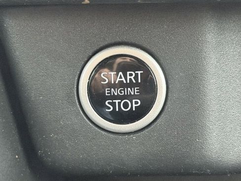 Certified 2023 Nissan Rogue SV image 17