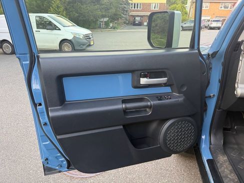 Used 2012 Toyota FJ Cruiser 4WD w/ Upgrade Pkg image 13