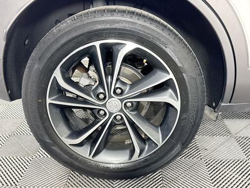 Used 2021 Buick Encore GX Essence image 32