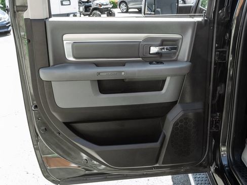 Used 2016 RAM 1500 Classic SLT w/ SLT Plus D←cor Group AWD/4WD image 27
