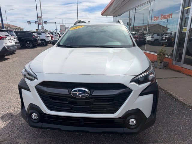 Used 2024 Subaru Outback Premium AWD/4WD image 2