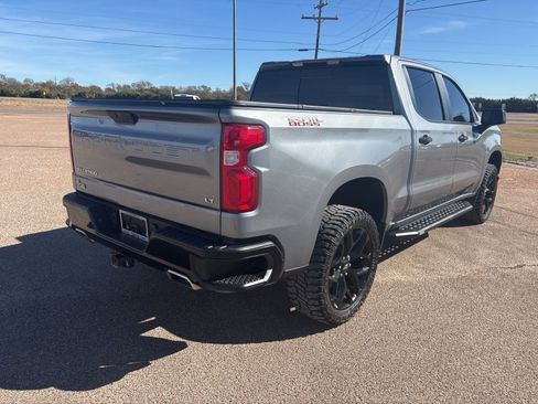 Used 2021 Chevrolet Silverado 1500 LT Trail Boss w/ Convenience Package II image 6