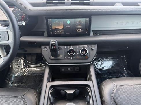 Used 2023 Land Rover Defender 110 S AWD/4WD image 15
