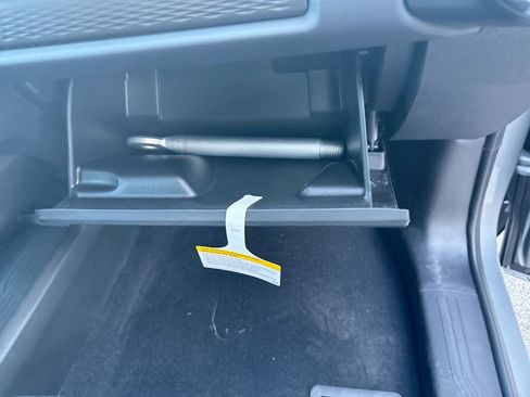 New 2026 Chevrolet Equinox EV LT image 35