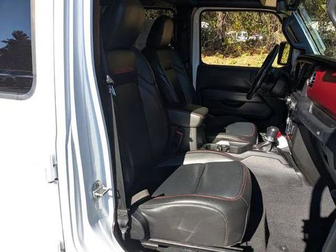 Certified 2020 Jeep Wrangler Unlimited Rubicon w/ Dual Top Group image 25