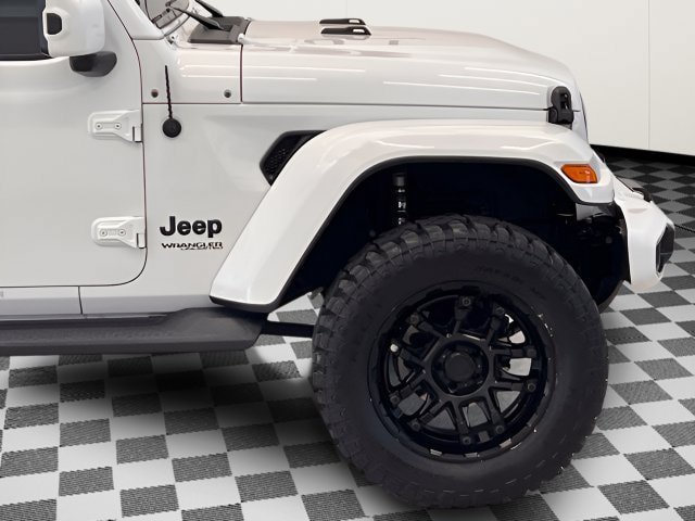 Used 2021 Jeep Wrangler Unlimited Sahara AWD/4WD image 7