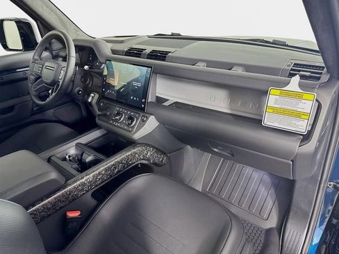 New 2026 Land Rover Defender 110 OCTA image 31