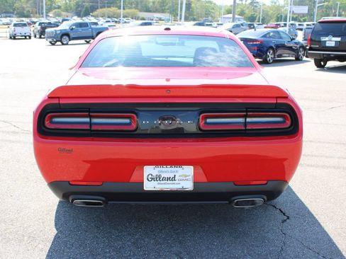 Used 2021 Dodge Challenger SXT RWD image 18