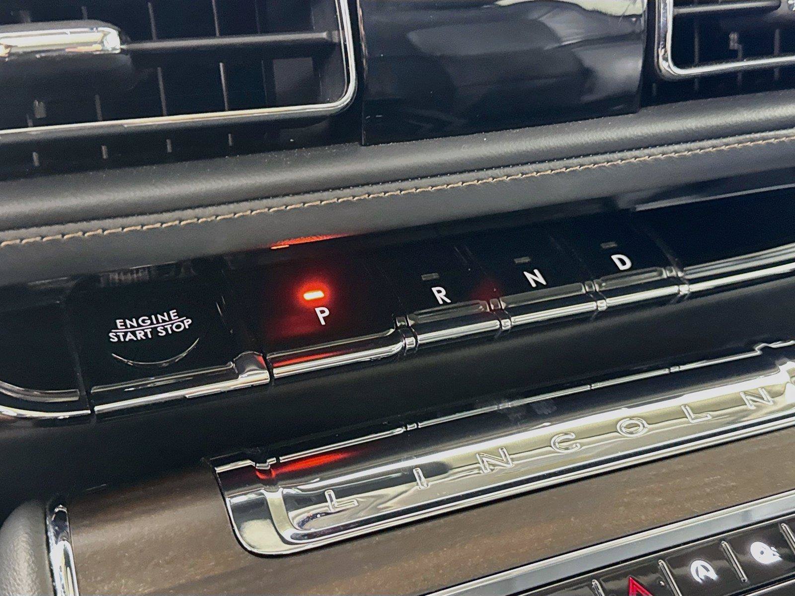 Used 2025 Lincoln Aviator Reserve w/ Equipment Group 201A AWD/4WD image 24