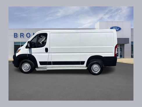Used 2025 RAM ProMaster 2500 w/ U-Haul Equipment Group FWD image 1
