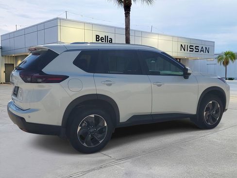 Certified 2026 Nissan Rogue SV w/ SV Premium Package FWD image 8