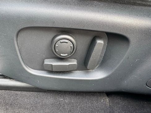 Used 2020 Land Rover Range Rover Velar S image 13