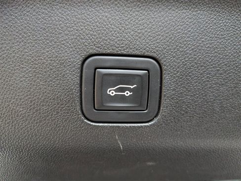 Used 2023 Chevrolet Tahoe LT w/ Luxury Package image 33