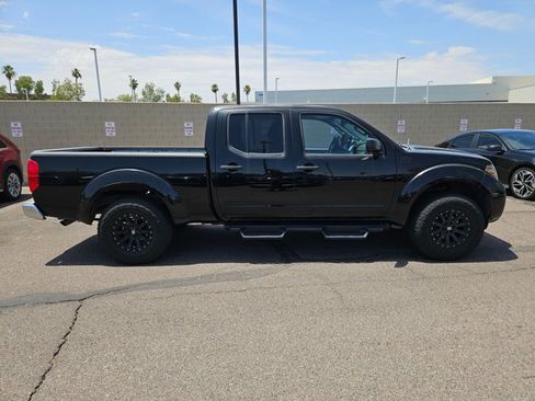 Used 2014 Nissan Frontier SV w/ SV Value Truck Package RWD image 4