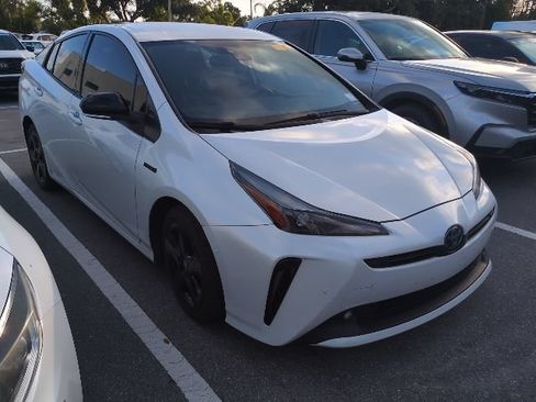 Used 2021 Toyota Prius FWD image 1