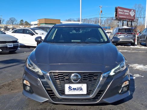 Used 2019 Nissan Altima 2.5 SV image 2