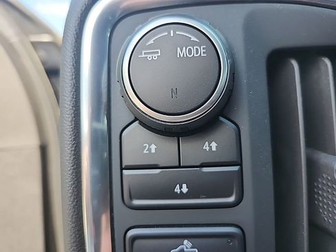 Used 2022 Chevrolet Silverado 2500 LT image 26