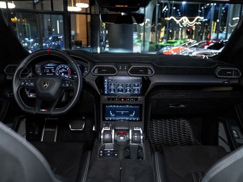 Used 2023 Lamborghini Urus Performante AWD/4WD image 6