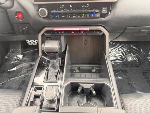 Used 2025 Toyota Tundra Limited w/ TRD Off-Road Package AWD/4WD image 11